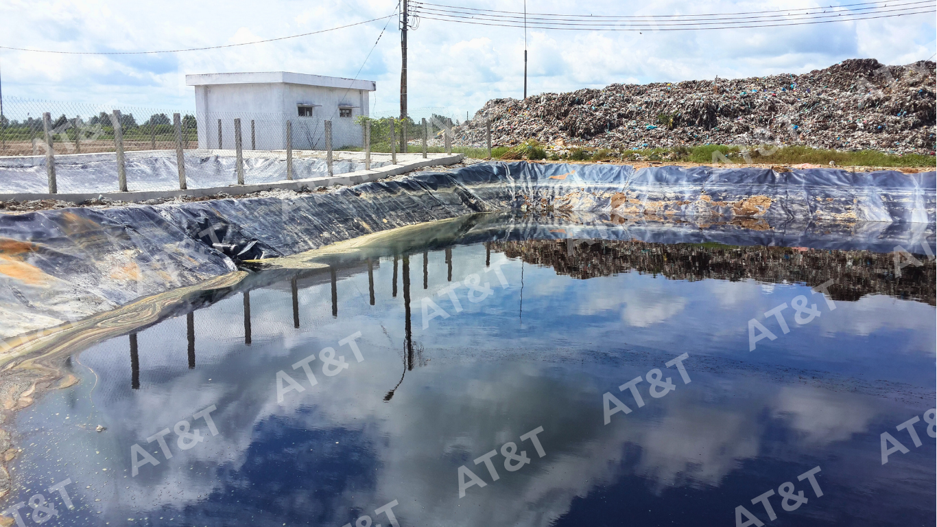 Lắp đặt bạt HDPE cho bãi chứa rác thải