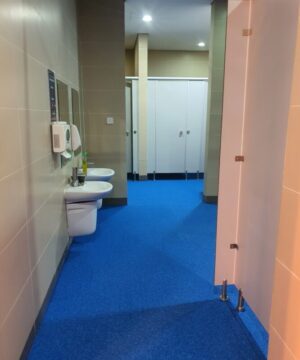 Hoàn Thành cung cấp và lắp đặt Sàn Nhựa Chống Trượt Takiron – Trường BVIS (Hà Nội).