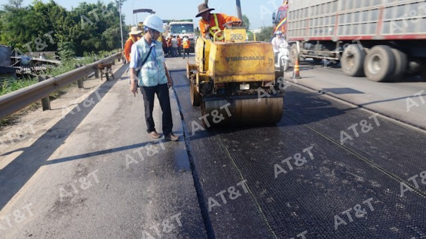 Lưới sợi thủy tinh trong kết cấu mặt đường.